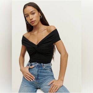 Reformation Enzlynn knit top in black